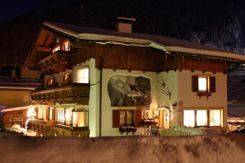 Haus Bergheimat - Familie Oberacher Fulpmes Exterior foto