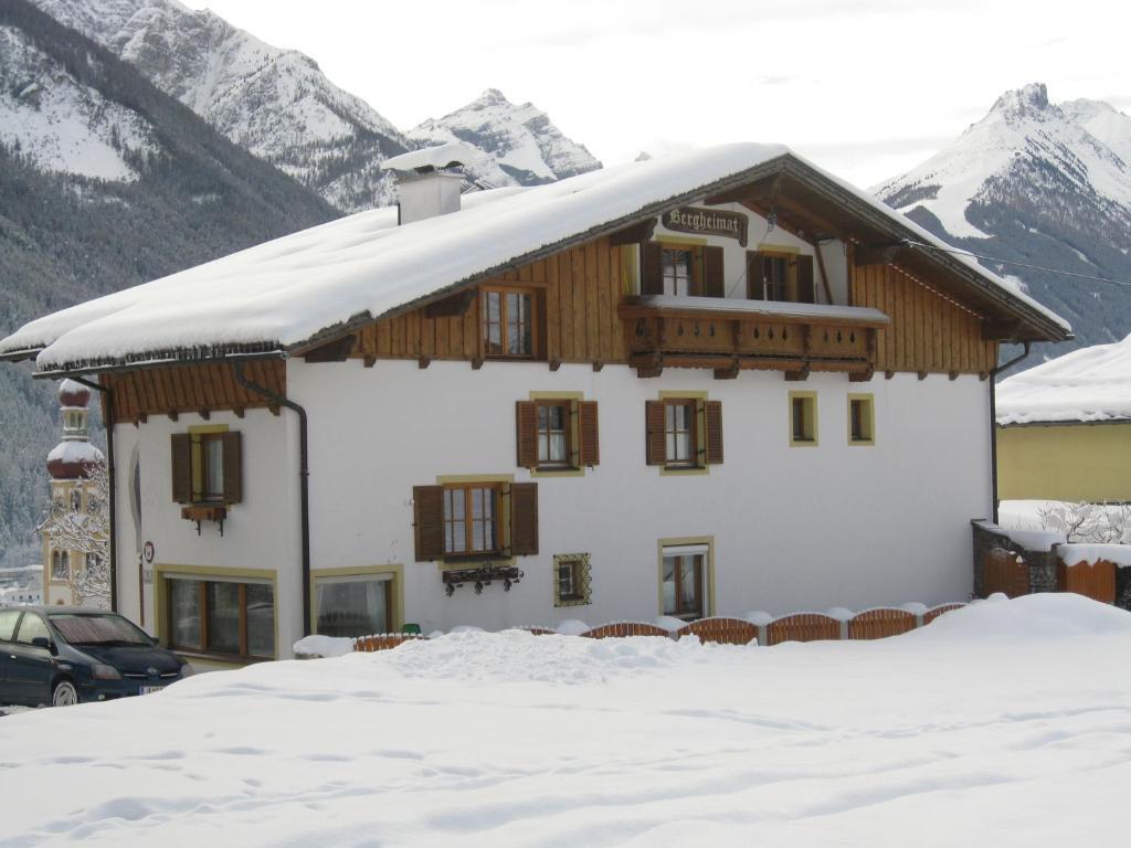 Haus Bergheimat - Familie Oberacher Fulpmes Exterior foto
